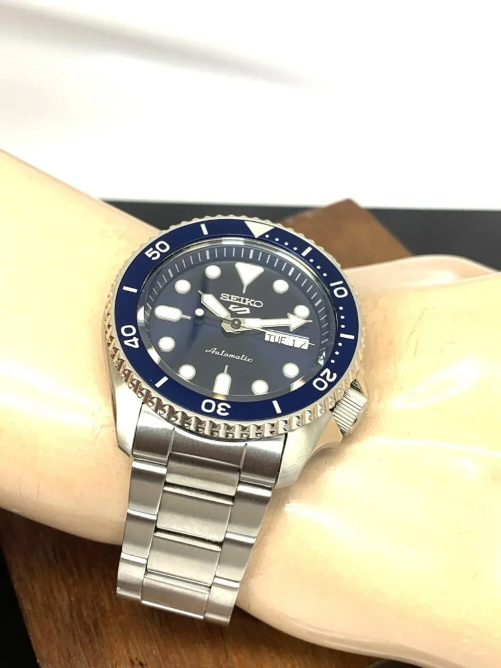 Seiko 5 Men's Watch SRPD51 Automatic Blue Dial Day Date Silver Stainless Steel